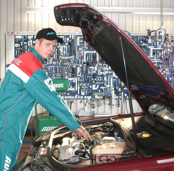 Oelwechsel_Oil change 4b Oelwechsel_Oil change 4b